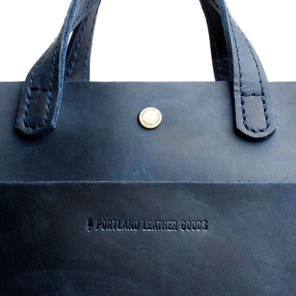 Portland Leather Company small cross body snap closure bag. Mulberry color? NWOT - Picture 6 of 9